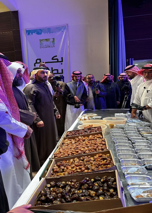 عرض منتجات المبادرة خلال حفل التدشين